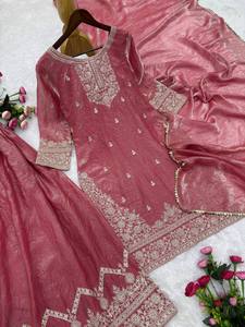 Conjunto de 3 Piezas Sharara Gharara con Bordado Indio, Traje Tradicional Étnico de Georgette y Seda para Invierno, Verano, Bodas y Diwali - Product Image 4