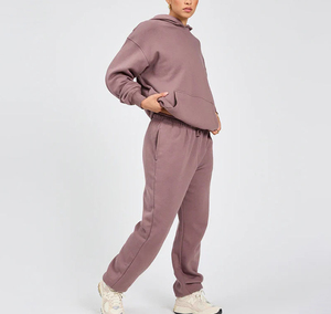 Ensemble de survêtement pour femme en molleton épais de coton French Terry, coupe ample, avec pantalon de survêtement large et droit et pantalon évasé, et sweat à capuche - Product Image 5