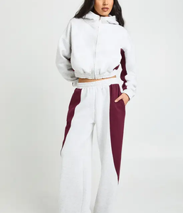 Conjunto Deportivo de Sudadera Oversize con Cuello Redondo y Pantalones Anchos para Mujer, Logotipo Personalizado, Marca Privada, Proveedor de Ropa al Por Mayor - Product Image 1