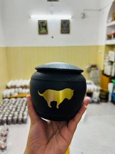 Custom Color European Style Eco-Friendly Durable Pet <b>Urn</b> Gold <b>Cat</b> Design 200 Cubic Inch Capacity Customizable Cremation Use - Product Image 4