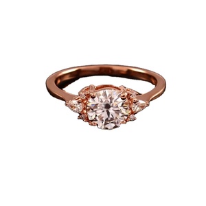 Anillo redondo de plata moissanita, hermoso anillo de plata esterlina, anillo de ajuste de punta, regalo para novia, regalo para ella - Product Image 2