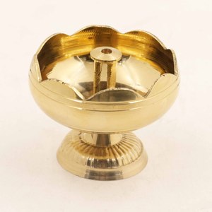 Support de bougie Diya en laiton en forme de lotus, fait main, traditionnel, porte-lampe à huile Deepam pour la maison, le temple, la Pooja, la décoration de festival, les cadeaux - Product Image 1