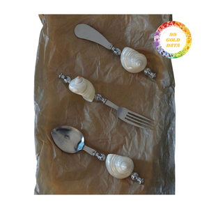 Cuillère en nacre naturelle du Vietnam pour café et caviar, idéale pour une présentation et un service de table de luxe - Product Image 2