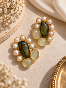 Pendientes de Perlas de Agua Dulce con Prehnita Verde Natural y Zoisita, Hechos a Mano con Baño de Oro de 18K y Cabujones Naturales - Product Image 3