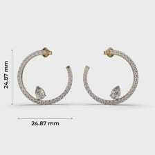 ต่างหูเพชรทรงลูกแพร์และทรงกลม 2 กะรัต ประดับทอง 14K ของ Apricot Jewels ได้รับการรับรองจาก IGI เครื่องประดับเจ้าสาวลายดอกไม้สุดคลาสสิก - Product Image 4