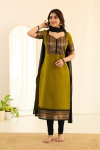 Green Cotton <b>Kurti</b> With Black Dupatta Traditional <b>Indian</b> Pakistani Women's Casual Wear Midi Length Regular Fit - Product Image 2