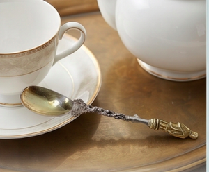 Ensemble de couverts vintage en métal, 3 pièces, avec poignées plaquées or, finition miroir haute brillance, design durable, pour les occasions de mariage - Product Image 5