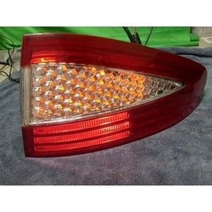 Luz Trasera Derecha Usada Fusion 7S7113404A - Product Image 1