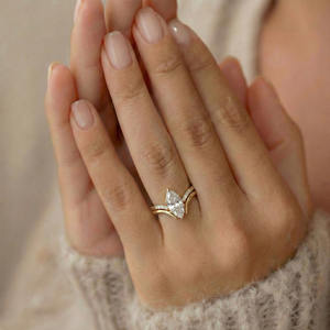 Bague de Fiançailles Légère en Or 14K avec Diamant de Laboratoire 1,08 Carat Taille Marquise Style Unique pour Femme - Vente en Gros Direct Usine - Product Image 1