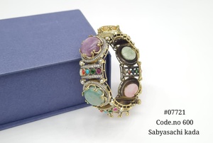 Bracelet Kada ouvrable plaqué Mehandi multicolore avec pierres doublets magiques et zircone cubique, bijoux pour femme, idéal pour les soirées. - Product Image 4