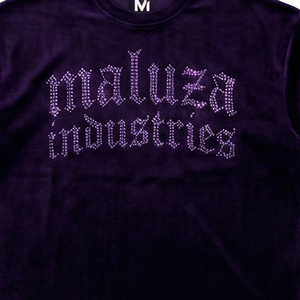 T-shirt décontracté de luxe en velours avec logo gothique en strass, style streetwear urbain hip-hop, 100% coton, coupe oversize MALUZA INDUSTRIES - Product Image 2