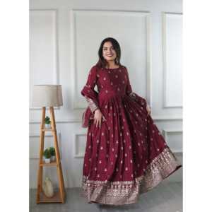 Conjunto de mujer de diseñador bordado Pent y Dupatta vestido con secuencia de trabajo - Product Image 2