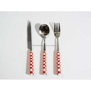 Juego de 3 cubiertos dorados con mangos de resina, aptos para uso alimentario, juegos de cubiertos de lujo para hoteles y restaurantes, aptos para lavavajillas. - Product Image 3