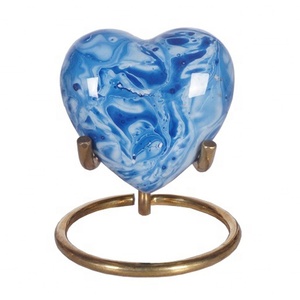 Urne funéraire en forme de cœur de style américain pour les cendres, solution de rangement élégante, taille personnalisée, cœur souvenir de style américain - Product Image 1