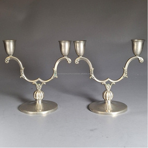 Par de Candelabros de Metal Fundido de Alta Resistencia con 2 Luces • Decoración de Mesa de Lujo para Banquetes de Boda - Product Image 6