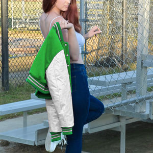 Chaqueta Corta Estilo Universitaria para Mujer, Verde y Blanca, Estilo Bomber, Mangas de Cuero Sintético, Ropa Exterior Informal, Moda Femenina - Product Image 3