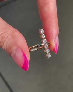 Bague de fiançailles en or jaune 10K massif avec six diamants CZ blancs taille ronde sertis clos, bague à 6 pierres en CZ, bague de mariage en moissanite - Product Image 3