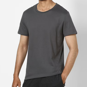 เสื้อยืดสตรีทแวร์ผู้ชายขายส่ง ผ้าฝ้าย 100% ทรงหลวม โลโก้ด้านหน้า ระบายอากาศได้ดี ป้องกันการเป็นขุย ดีไซน์ตามสั่ง สไตล์ทางการ - Product Image 4
