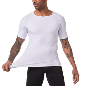 เสื้อคอมเพรสชั่นผู้ชาย ระบายเหงื่อ แห้งเร็ว ทรงแอธเลติก เหมาะสำหรับออกกำลังกาย ฟิตเนส วิ่ง เล่นกีฬา - Product Image 3