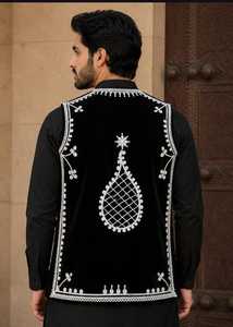 Chaleco Negro con Cuello en V para Hombre, Estilo Tradicional Vintage, Bordado con Cuentas y Paisley, Diseño Tribal Étnico - Product Image 2
