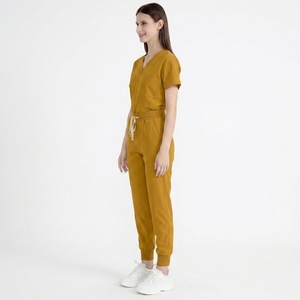 Tenue Médicale Durable et Confortable : Collection de Vêtements Professionnels pour le Personnel Hospitalier et les Équipes de Soins - Product Image 3