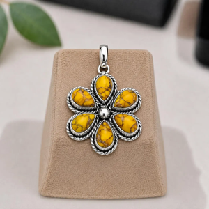 Collar de Plata de Ley 925 con Colgante de Flor de Turquesa Hecho a Mano, Dalia de Miel, Joyería Floral, Regalo para Mujer, Estilo Boho - Product Image 1