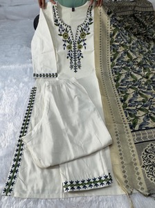 Ensemble haut et pantalon en coton Khadi traditionnel pour femmes, imprimé, avec dupatta, coupe régulière, longueur standard, décontracté, pour fêtes, Inde, Pakistan, recyclé - Product Image 3
