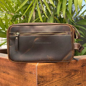 Neceser de cuero de grano completo Vintage para hombre, kit de viaje duradero Dopp con compartimentos con cremallera, bolsillos de malla y asa de transporte - Product Image 5