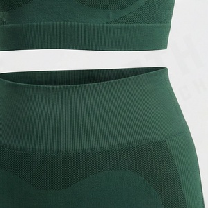 Ensemble de yoga deux pièces sans couture couleur personnalisée, haut court à manches courtes et legging long, vêtements de sport et fitness - Product Image 5
