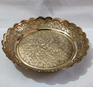 Tazón de servir de metal de calidad premium con forma única para uso en la cocina y decoración de la mesa. - Product Image 4