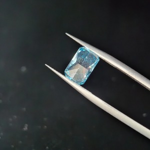 เพชร CVD 2CT สีเขียวมรกตแฟนซี VVS1 รับรองโดย IGI เพชรเพาะเลี้ยงในห้องปฏิบัติการ 3EX คุณภาพการเจียระไนเยี่ยม ผู้จัดจำหน่าย B2B สำหรับผู้ค้าและผู้นำเข้าเพชร - Product Image 3