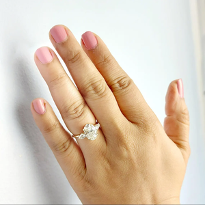 Anillo Vintage con Diamante Ovalado de 3.35 Ct Cultivado en Laboratorio, Oro Blanco de 14K, Certificado IGI, Anillo de Compromiso Hecho a Medida para Mujer - Product Image 5