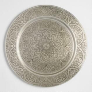 Plateau de service décoratif en métal avec incrustations d'argent traditionnelles, motifs floraux et géométriques complexes, plateau de service marocain en métal en solde - Product Image 3