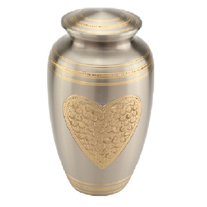 Urnes funéraires pour adultes en laiton de haute qualité et classiques avec de belles urnes funéraires en métal fini or de gravure pour les cendres humaines - Product Image 4