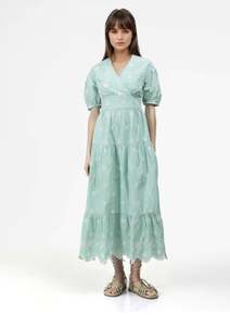 เดรสยาวแม็กซี่ผ้าชีฟองพิมพ์ลายทางตัดกัน คอวี แขนครึ่งแขน สำหรับผู้หญิง ทรงพลิ้ว ไซส์ใหญ่ ดีไซน์เดรสยาวคลุมเท้า - Product Image 2