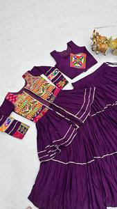 Conjunto de Lehenga Indio-Pakistaní con Estampado de Bloques Morados, Bordado, de Manga Larga, con Falda Plisada en Capas, para Festivales - Product Image 5