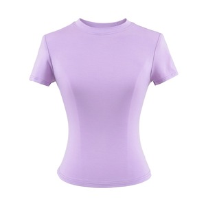 T-shirt décontracté pour femme en polyester respirant et écologique, col en V, manches courtes, impression de logo personnalisé, teinture unie, compressé - Product Image 3
