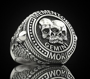 Bague en argent sterling 925 oxydé noir avec crâne Gemini Memento Mori - Product Image 3