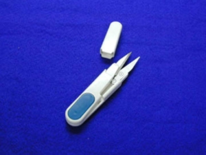Coupe-fil DK-450 avec poignée en plastique |   Ciseaux à broder avec manche en plastique, lame en acier inoxydable, ciseaux de tailleur - Product Image 1