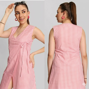 เดรสมิดิผ้าลายตารางสีชมพูสำหรับผู้หญิงพร้อมปมผูกด้านข้าง - Product Image 4