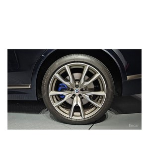 BMW X7 M50i 2022, 6 places, boîte automatique, 32 640 km, conduite à gauche, caméra arrière, 32 640 km - Product Image 5