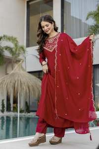 Conjunto de diseñador con bordado de secuencia codificada, top de seda Vichitra con pantalón y dupatta, completamente cosido y listo para usar. - Product Image 5