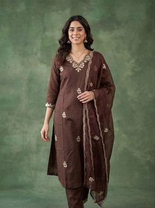 Conjunto de 3 Piezas de Kurta, Pantalón y Dupatta de Chifón Tejido Premium para Mujer |   Ropa Étnica India Lista para Usar, Completamente Cosida, con Patrón Sólido - Product Image 2