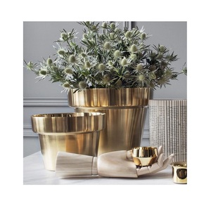 Jardinière en métal antique décorative pour l'intérieur et l'extérieur, pot de jardin résistant à la rouille, élégant récipient à fleurs pour la maison et le balcon - Product Image 1