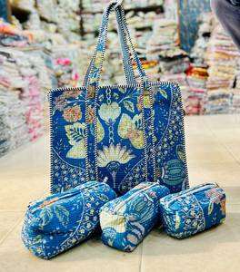 Quilted Floral Cotton Crossbody Bag Quilted Shoulder Purse Zipper Crossbody <b>Handbag</b> for Travel Daily Use - Product Image 2