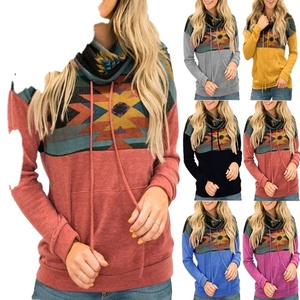 Nouvelle mode en gros sur mesure imprimé votre logo fabriqué en usine nouvelle mode personnalisée sweats à capuche pour femmes - Product Image 1