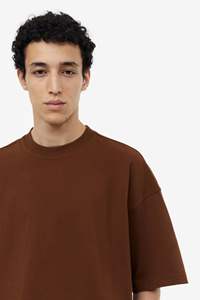 T-shirt personnalisé sérigraphié pour homme, coupe oversize, en coton épais, à épaules tombantes, coupe courte et carrée ajustée - Product Image 2