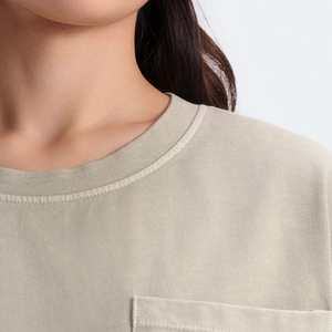 เสื้อยืดคอกลมสีเบจสำหรับผู้หญิง ผ้าฝ้าย 100% ทรงปกติ แขนสั้น สไตล์ลำลอง มีกระเป๋า ใส่ได้ทุกฤดู ระบายอากาศได้ดี เป็นมิตรกับสิ่งแวดล้อม แห้งเร็ว - Product Image 3