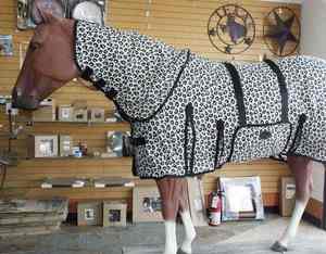 Manta de equitación Elite Performance Exercise Quarter Rug con diseño recortado, alta visibilidad, material de malla transpirable y estampado. - Product Image 5