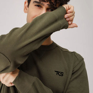 Chemise en tricot gaufré durable, tissu doux, coupe confortable, idéale pour un style décontracté au quotidien - Product Image 5